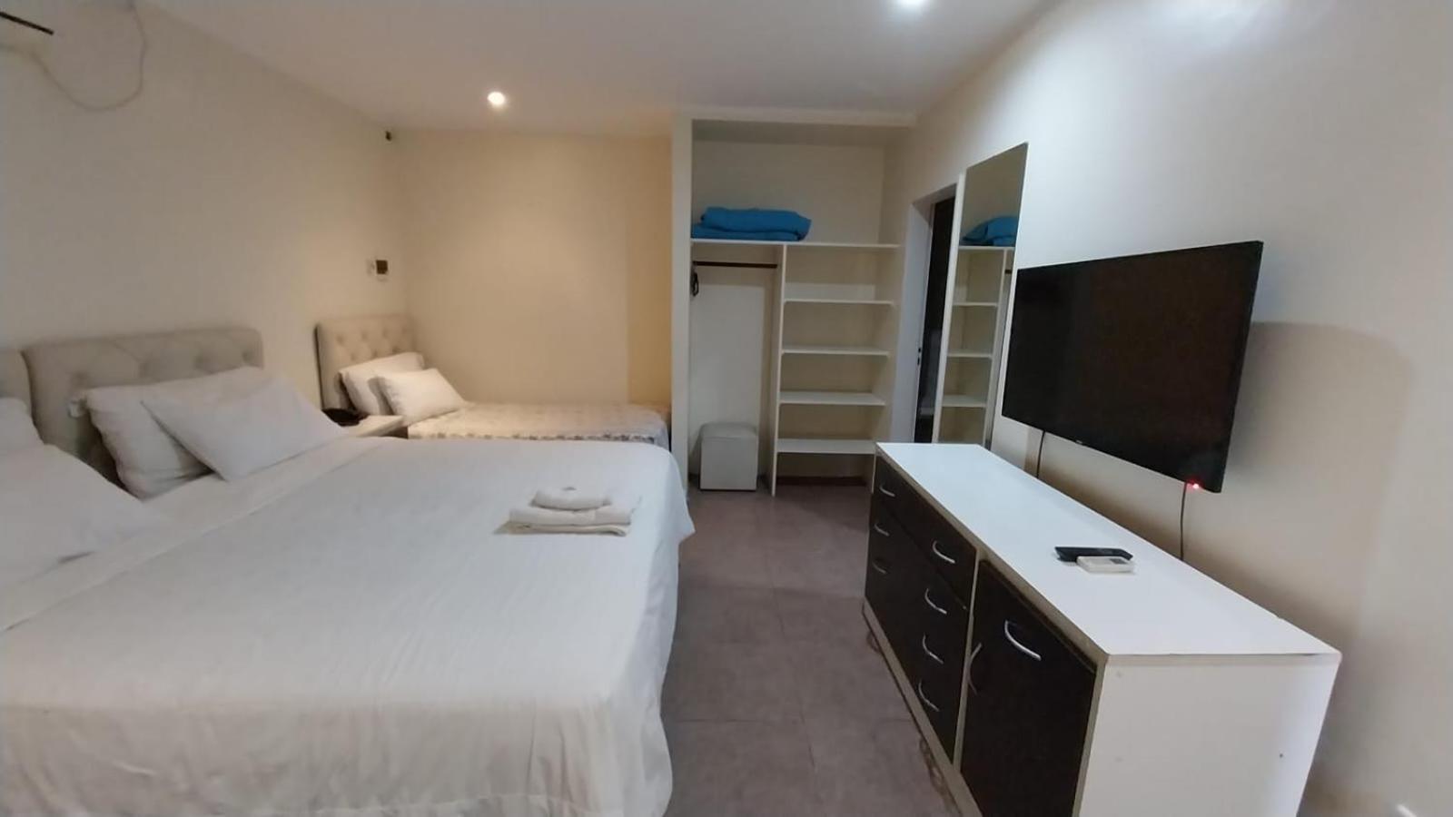 Hotel Aeropuerto Ezeiza Casa De Mr Monte Grande Eksteriør bilde
