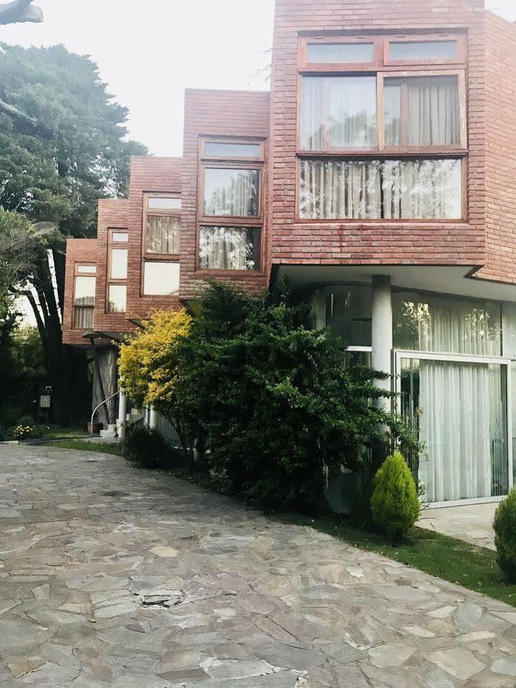 Hotel Aeropuerto Ezeiza Casa De Mr Monte Grande Eksteriør bilde